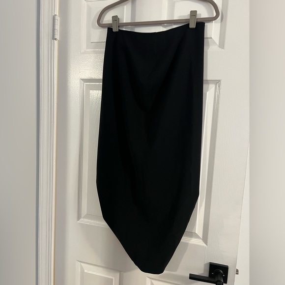 S Max Mara Black asymmetrical Skirt size M 
With buckle tie to adjust length - Picture 2 of 7